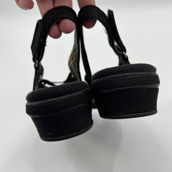 Grasshoppers Black Stretch Sandals - Picture 6 of 10